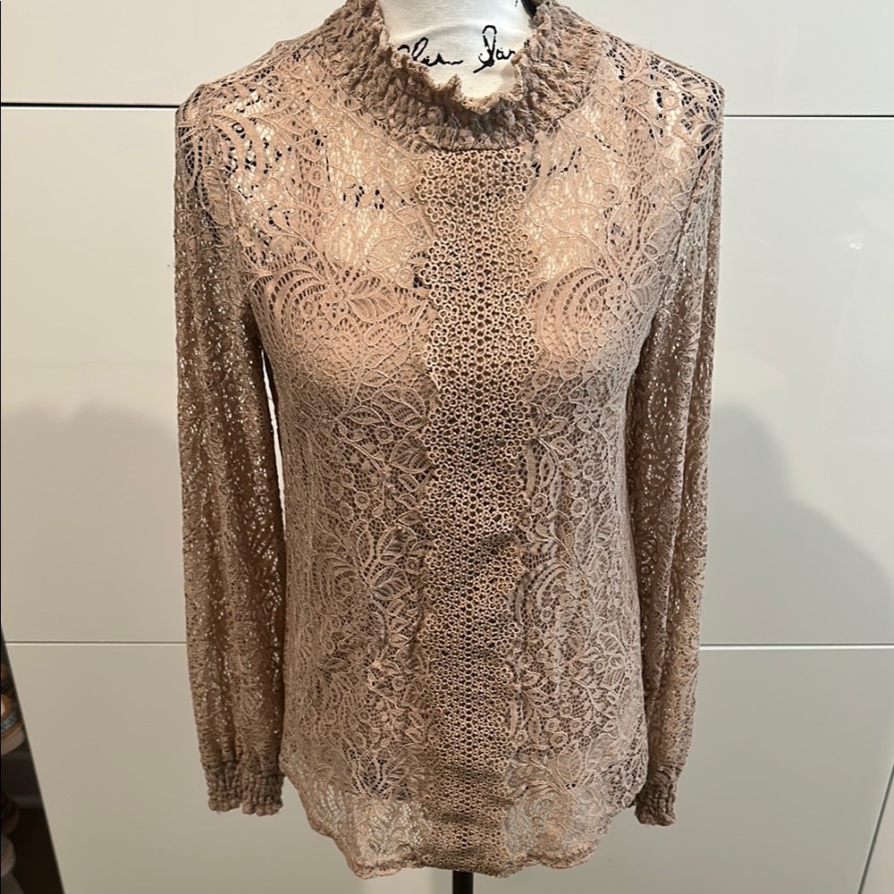 🩵$5 GIRLS- Cable & Gauge Cream Ruffled Long Sleeve Blouse